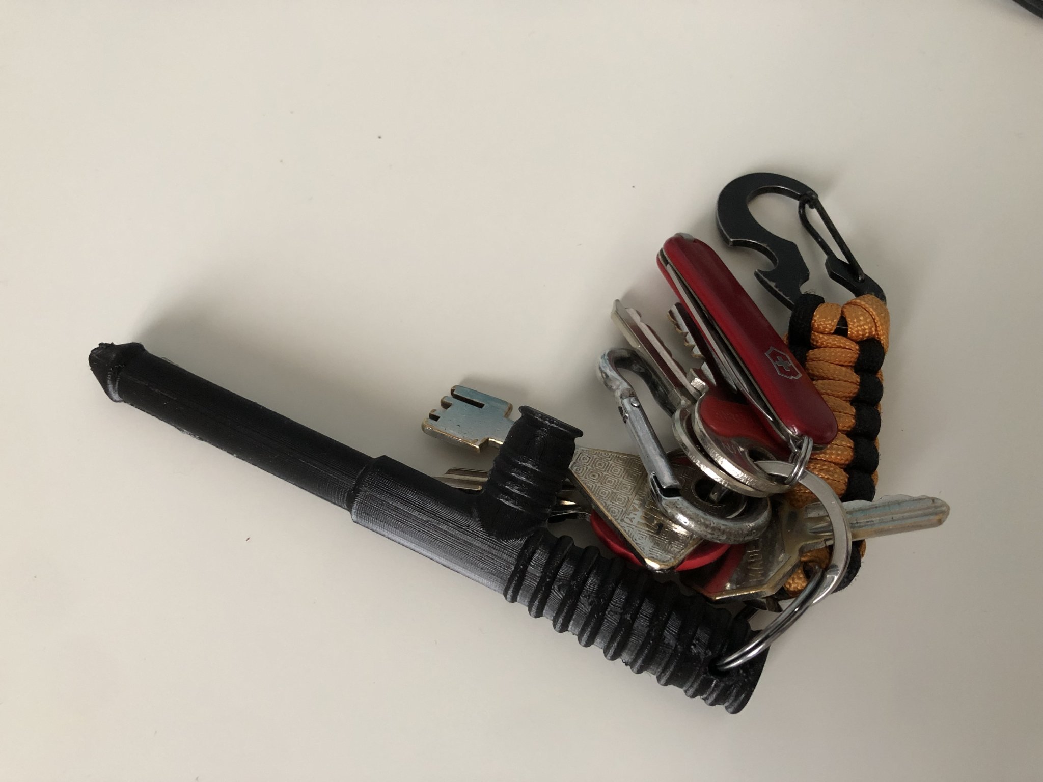 Chìa khóa tự vệ hình tonfa cho bé