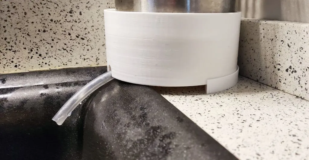 Giá đỡ cho dụng cụ rửa chén với hệ thống thoát nước