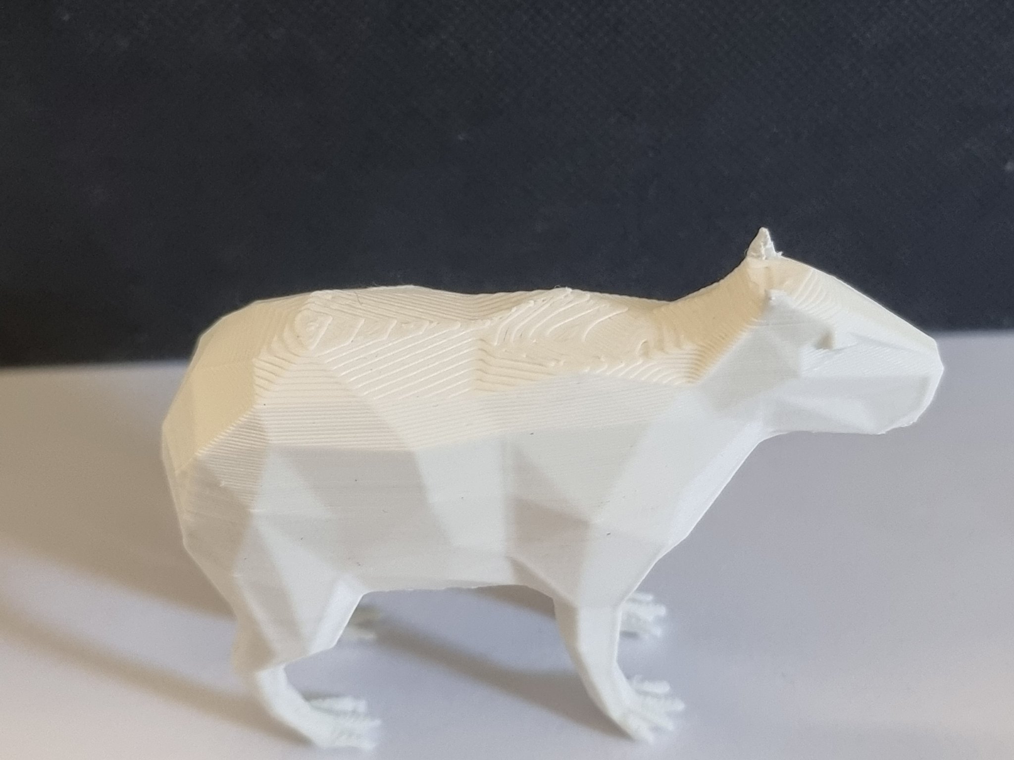 Capybara đáng yêu in 3D phong cách low poly