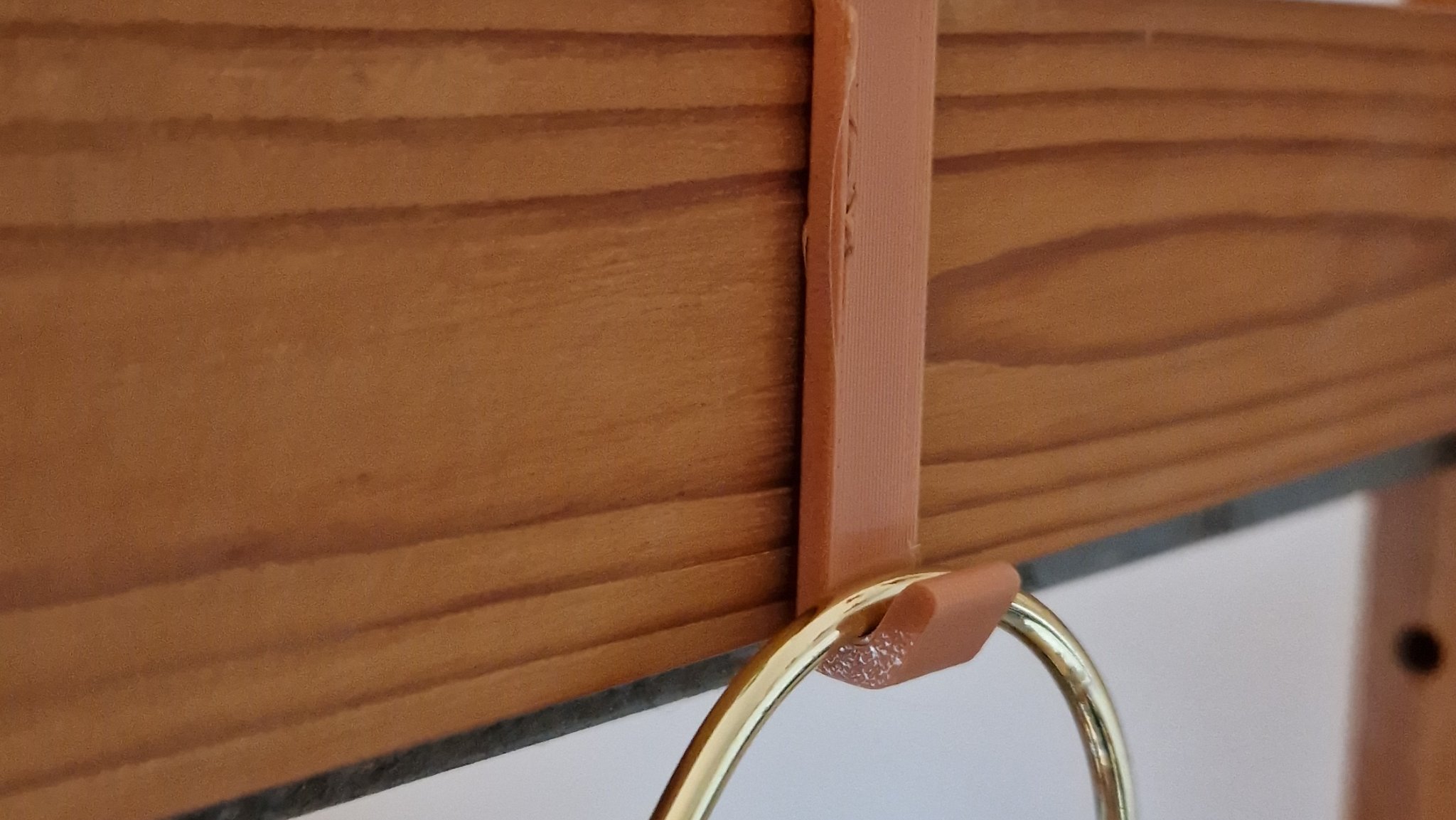 Móc treo quần áo cho kệ Ivar của Ikea