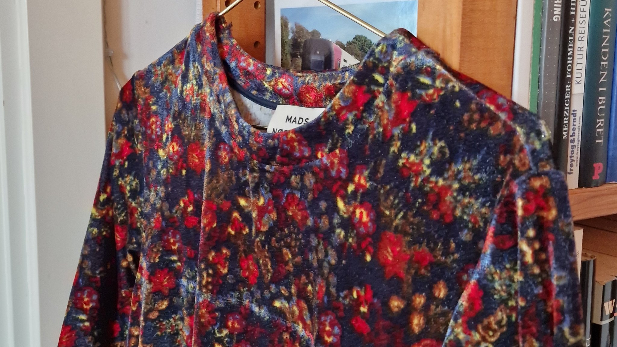 Móc treo quần áo cho kệ Ivar của Ikea