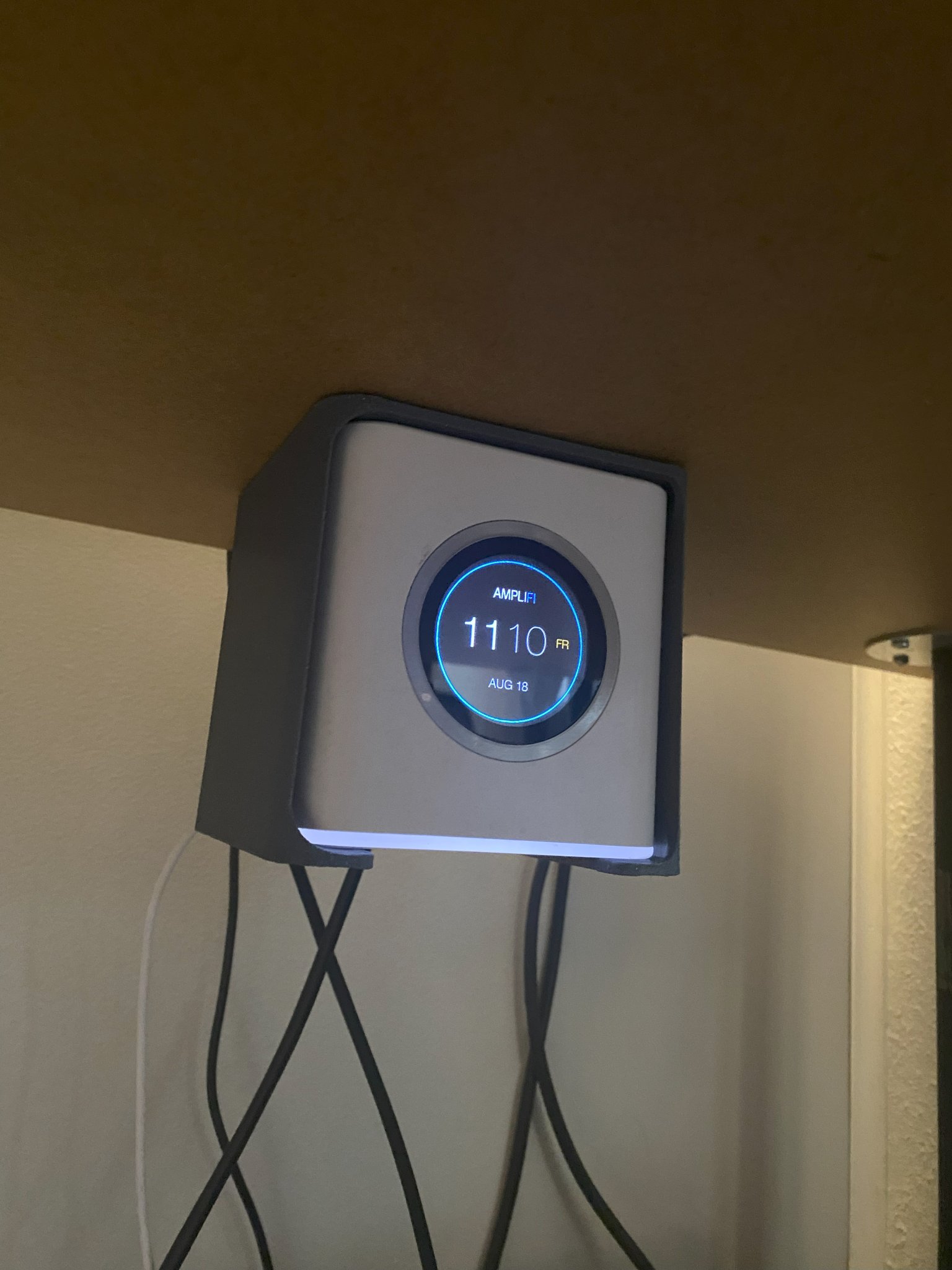 Giá đỡ router Ubiquiti AmpliFi gắn dưới bàn