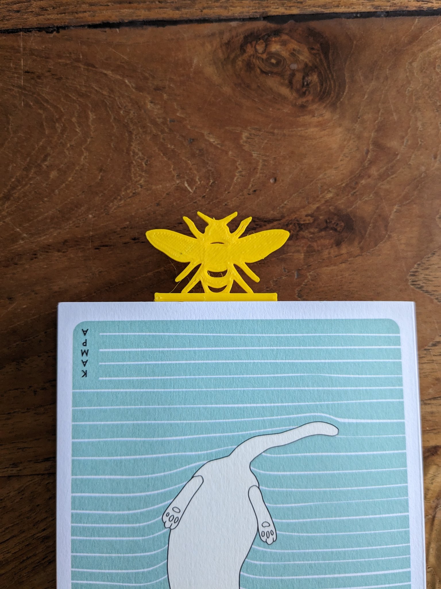 Dấu trang hình con ong dễ thương