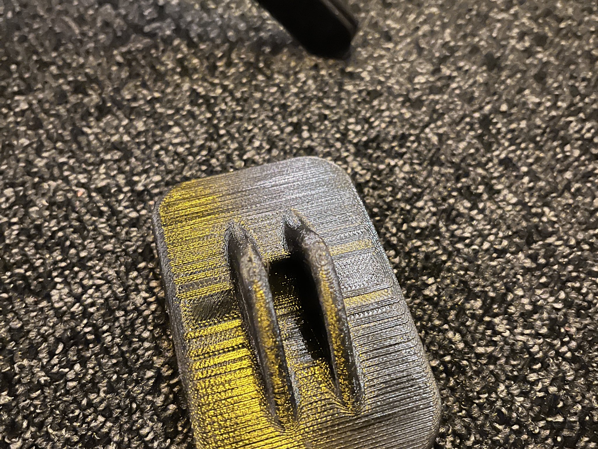 Ghế trống K&M với chân thay thế cho thảm