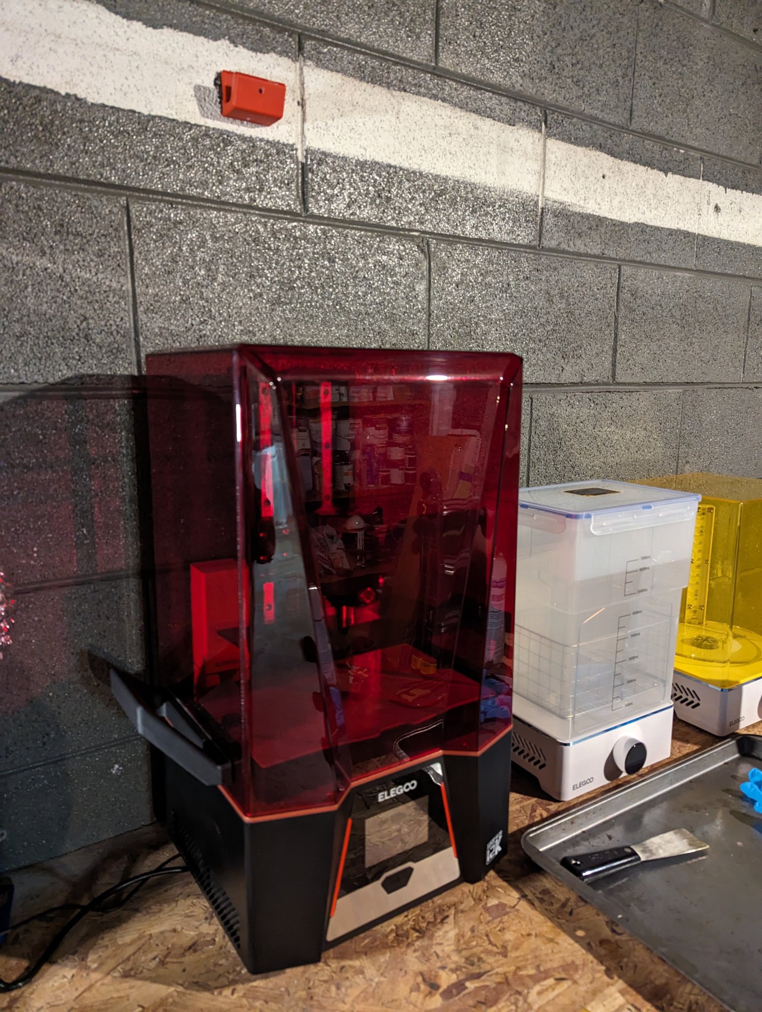 Cán cầm và giá treo cho nắp máy in resin