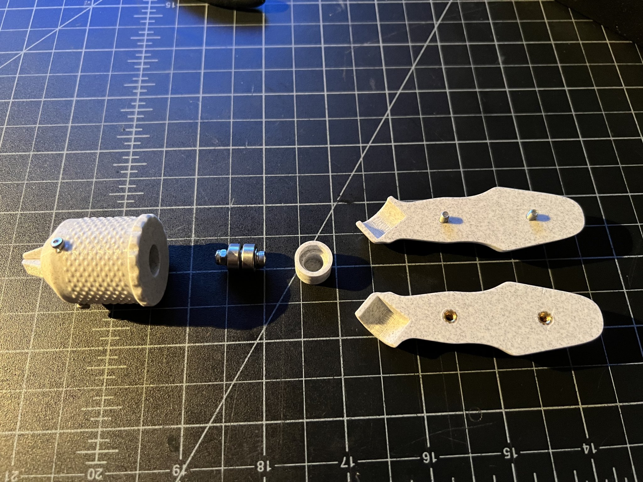 Khoan tay cải tiến với tay cầm và đầu kẹp