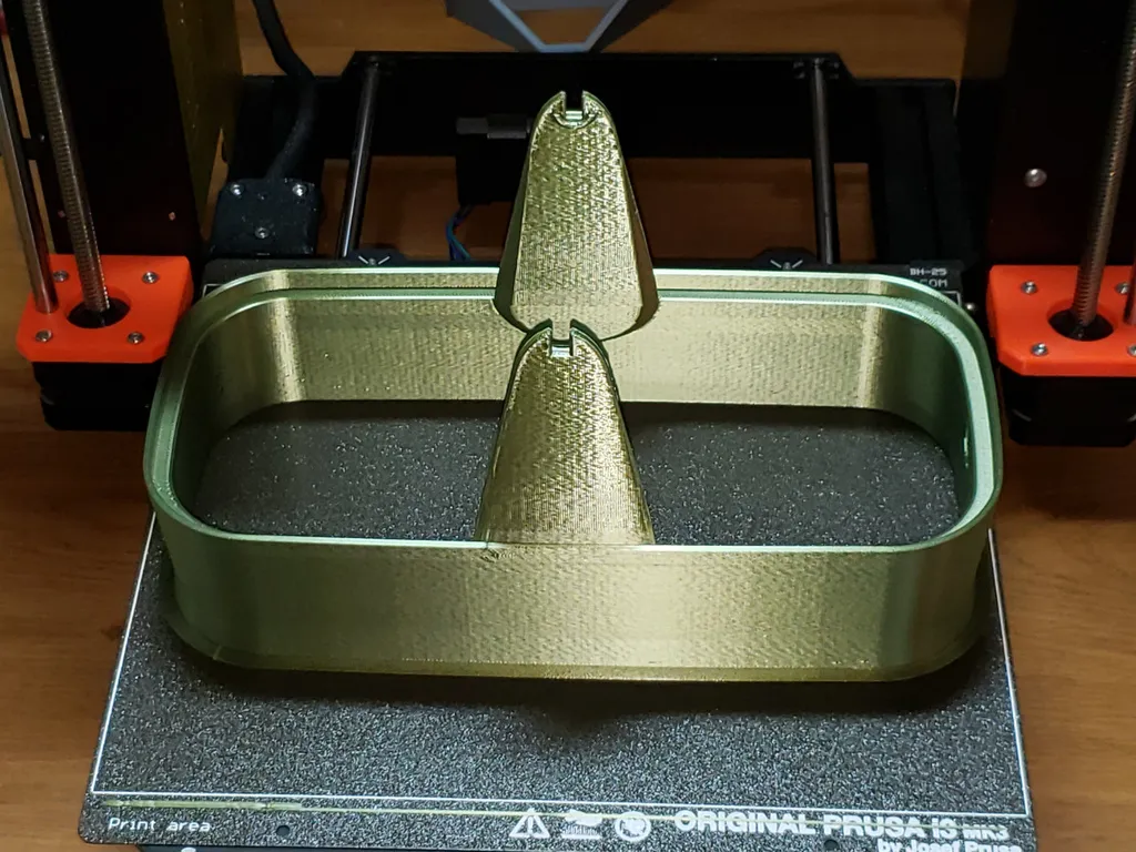 Giá đỡ tự động cho cuộn filament trong hộp Rubbermaid 16 cốc