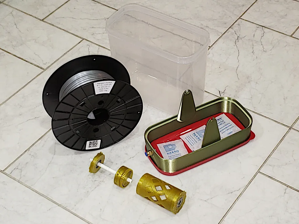 Giá đỡ tự động cho cuộn filament trong hộp Rubbermaid 16 cốc