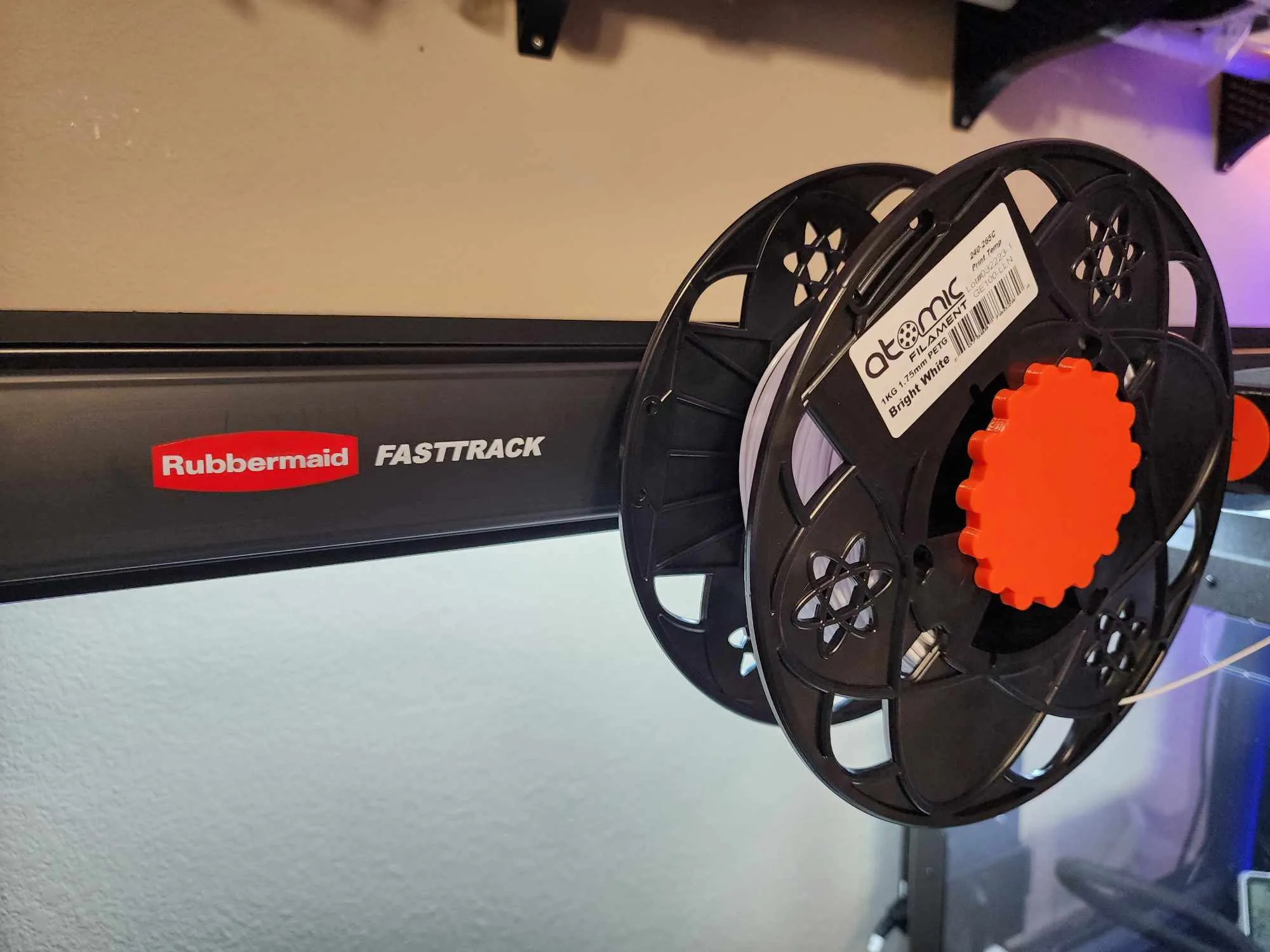 Giá treo và phụ kiện Rubbermaid Fasttrack