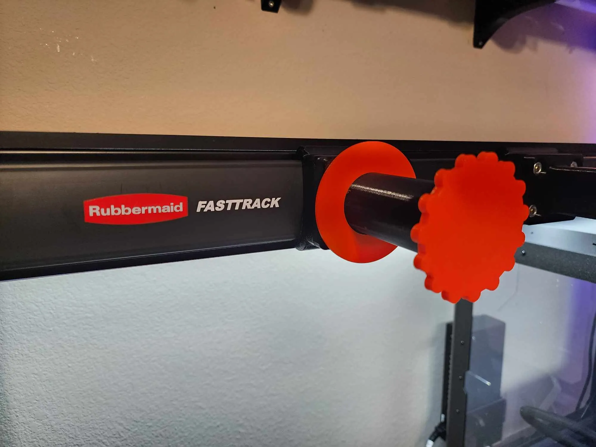 Giá treo và phụ kiện Rubbermaid Fasttrack
