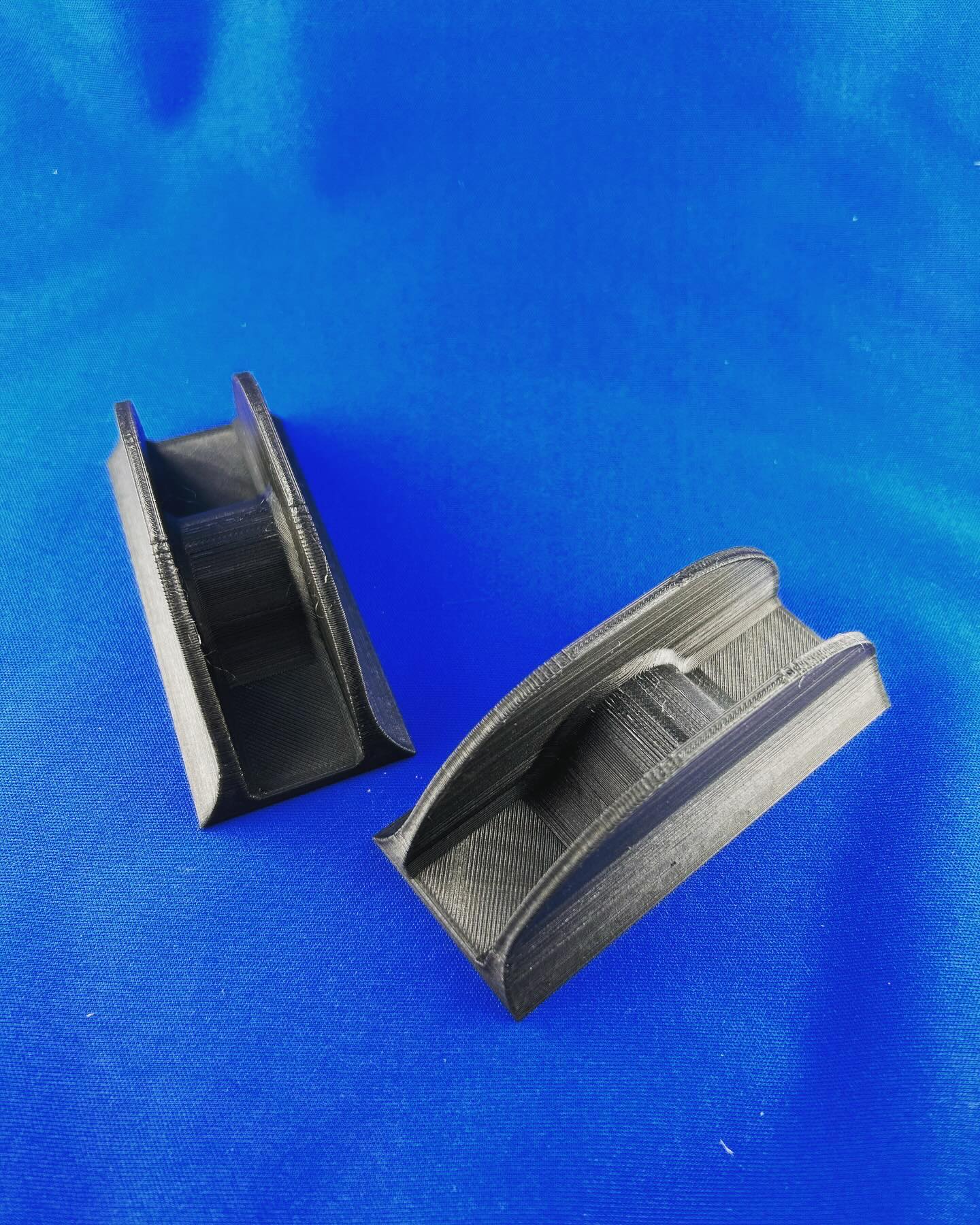 Giá đỡ giày patin với khả năng gập và nam châm