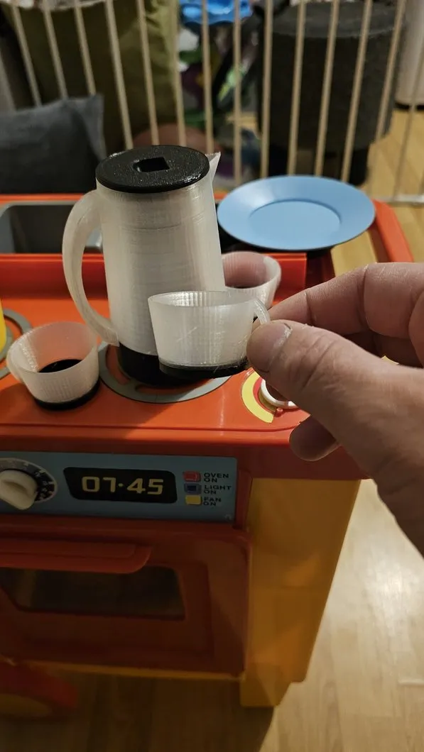 Ấm trà và cốc đồ chơi nhỏ cho bếp retro