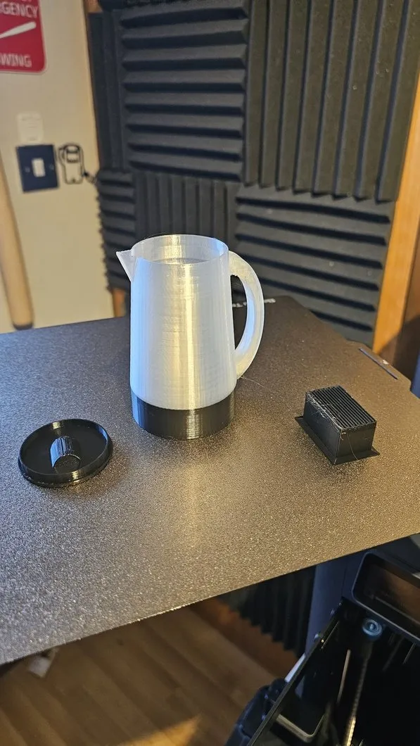 Ấm trà và cốc đồ chơi nhỏ cho bếp retro