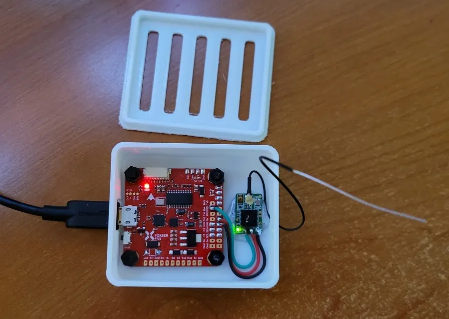 Bộ điều khiển bay RC kết nối với PC qua Betaflight