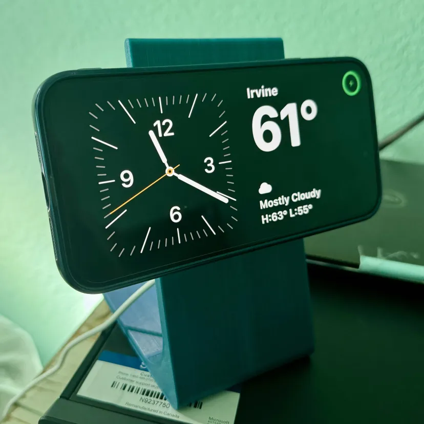 Giá đỡ iPhone tương thích với bộ sạc MagSafe 60mm