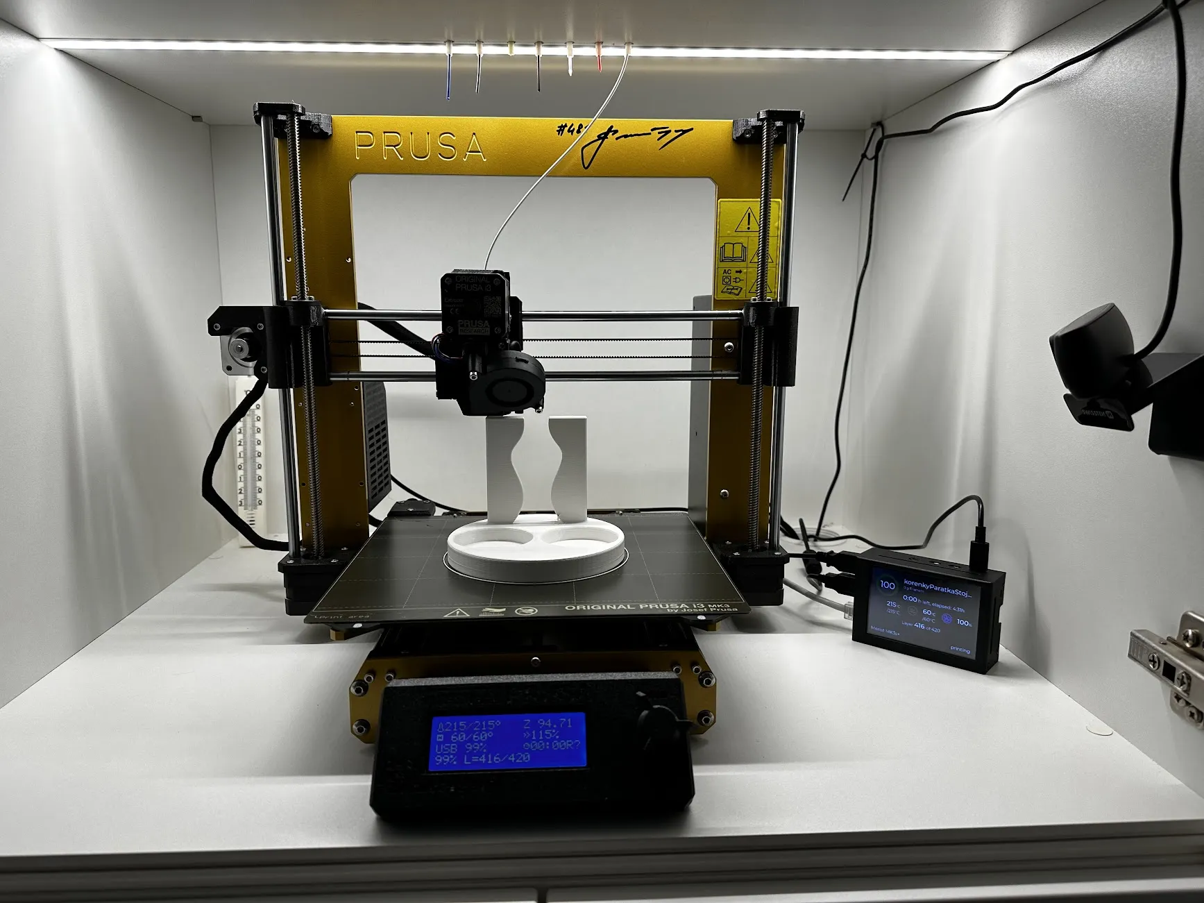 Giá đỡ cho máy xay Kotanyi và nơi để tăm