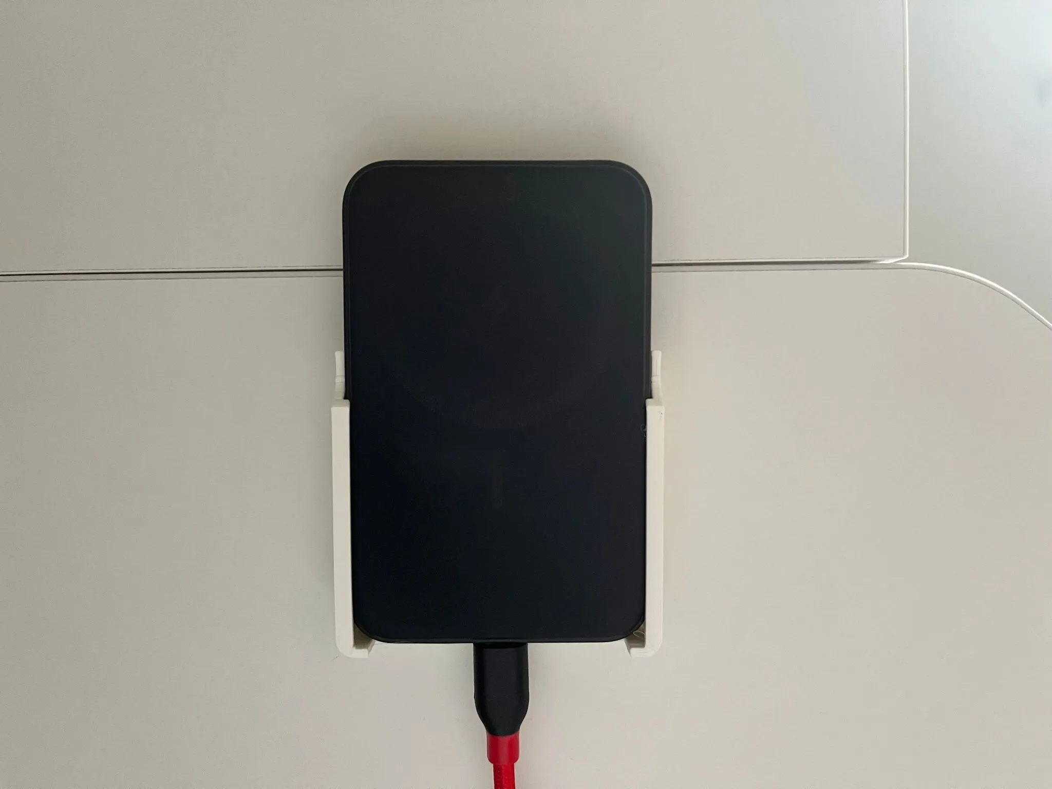 Giá đỡ và sạc điện thoại Anker MagGo tiện lợi