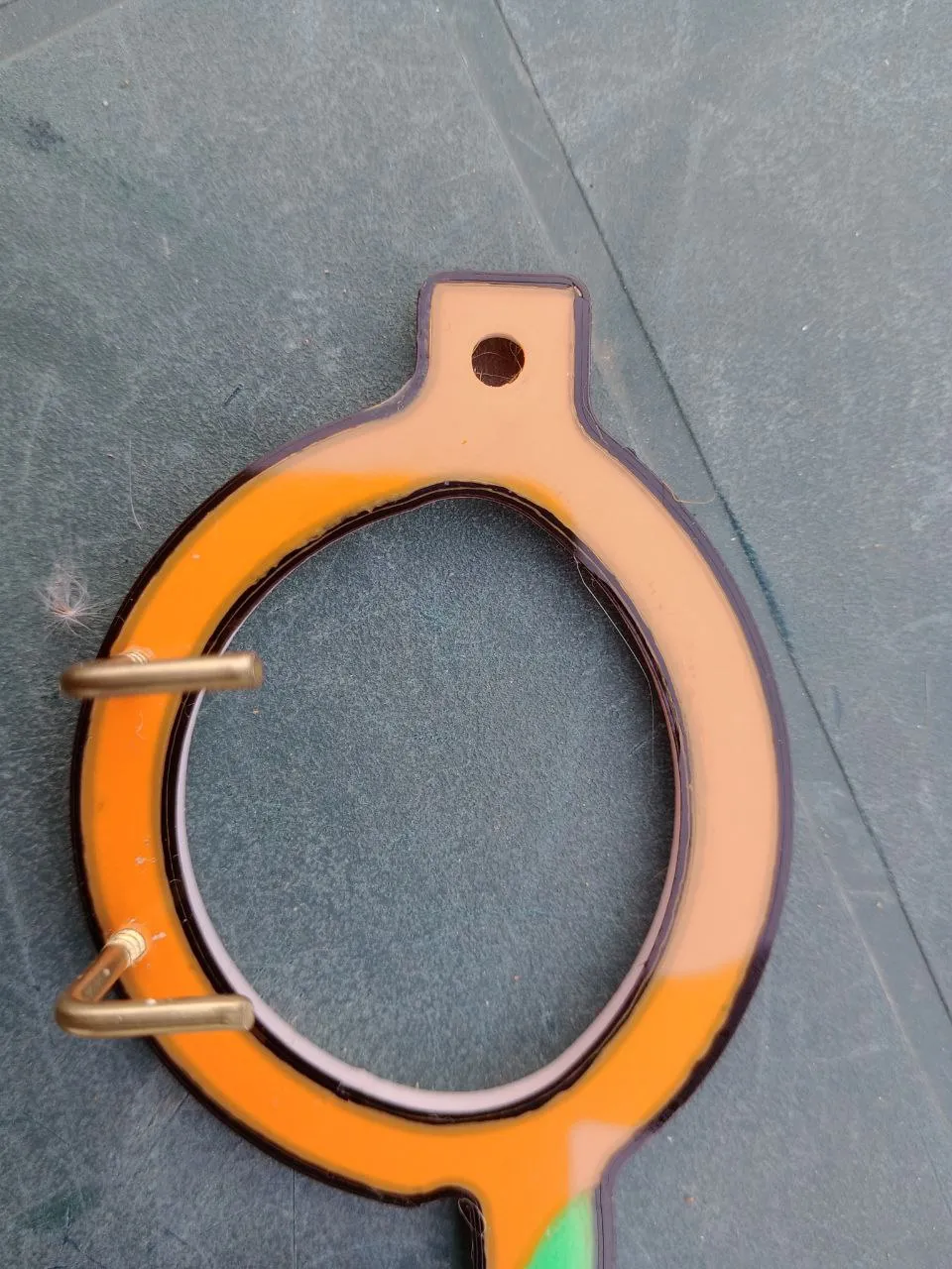 Móc khóa hình kính mắt thời trang