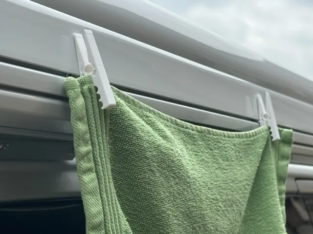 Kẹp treo cho bạt che nắng trên xe camper/caravan