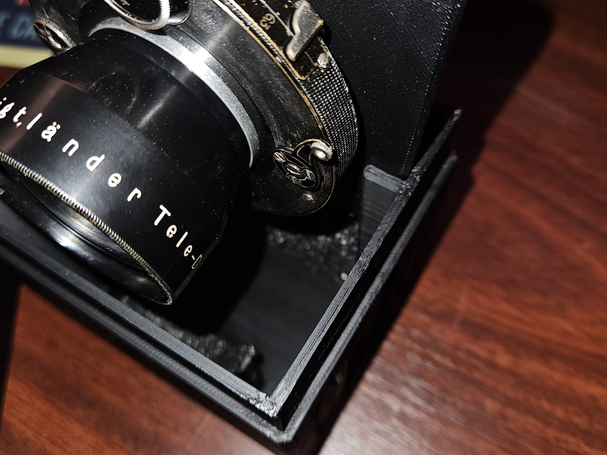 Hộp bảo vệ ống kính Voigtlander Tele-Dynar 29 cm f/6.3