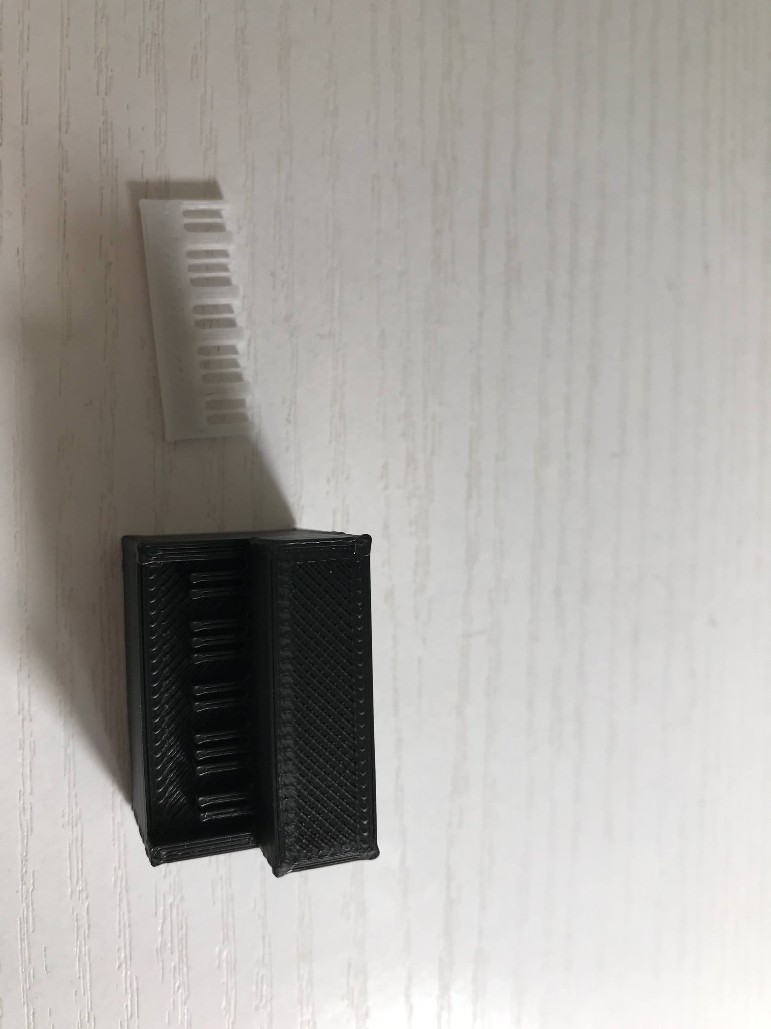 Đàn piano đứng đa sắc màu