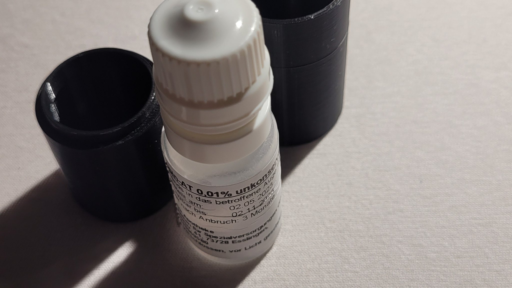 Hộp đựng nhỏ giọt mắt chống ánh sáng mặt trời