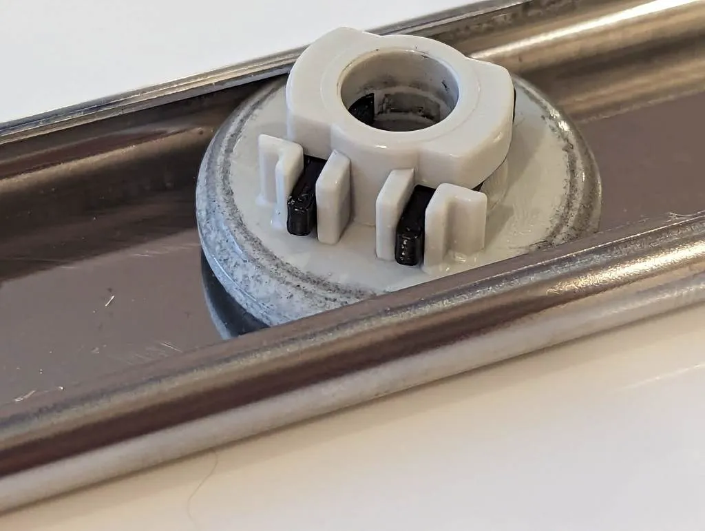 C-Clip Giữ Ròng Rọc Cho Kệ Trên Của Máy Rửa Chén Miele