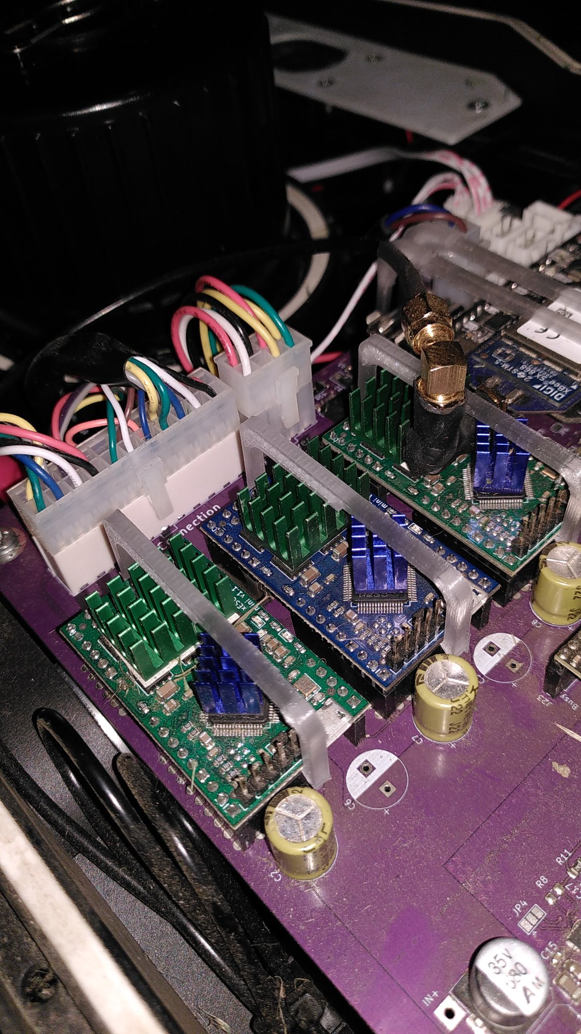 Giá đỡ cố định tản nhiệt cho bộ điều khiển xESC