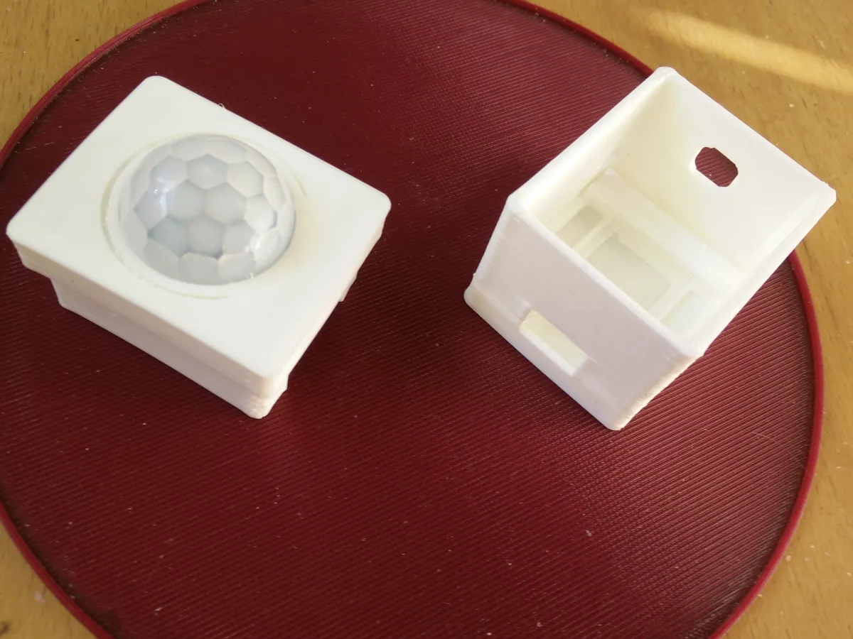 Vỏ bảo vệ cho d1 mini, cảm biến PIR và cảm biến LDR