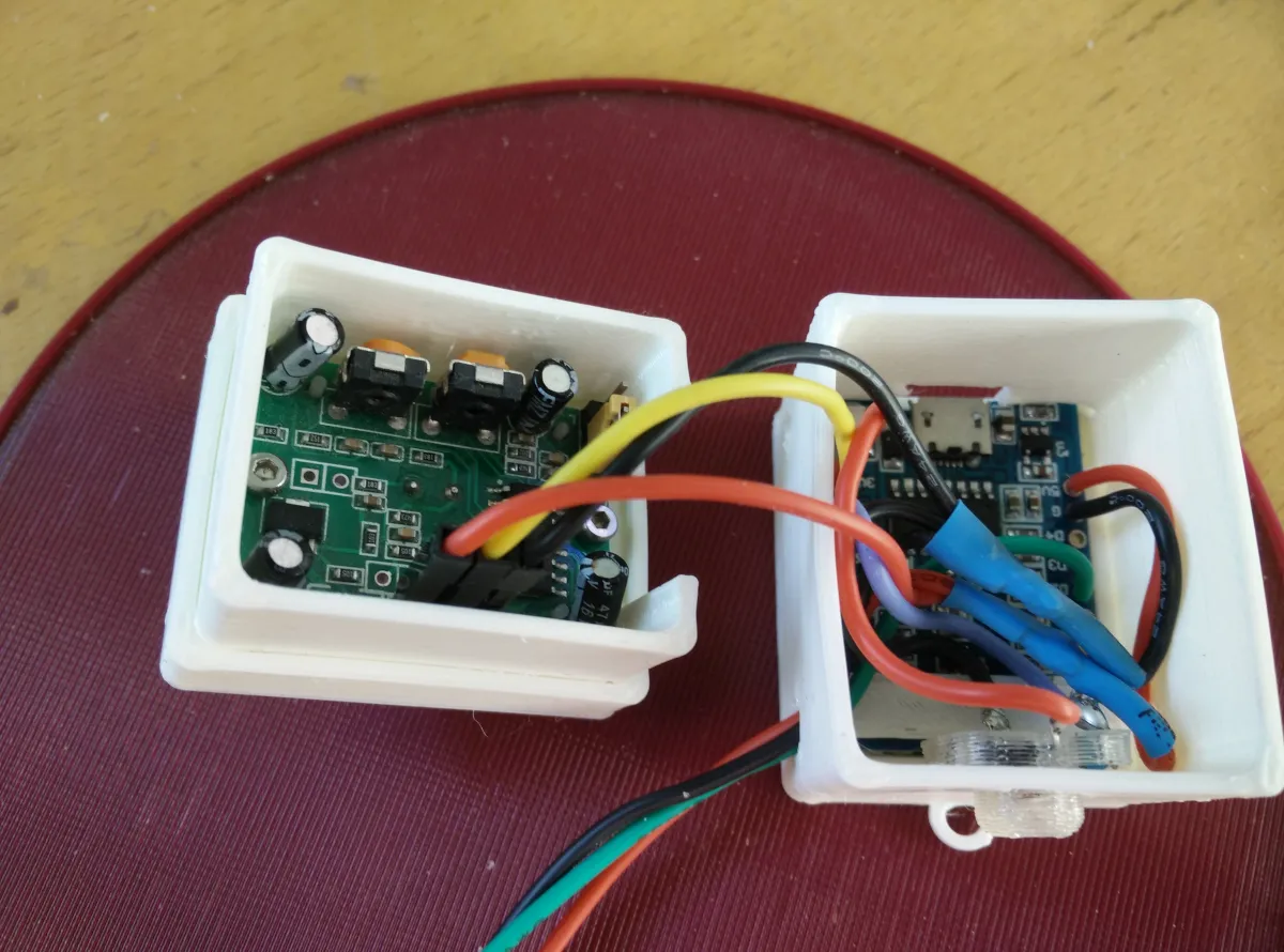 Vỏ bảo vệ cho d1 mini, cảm biến PIR và cảm biến LDR