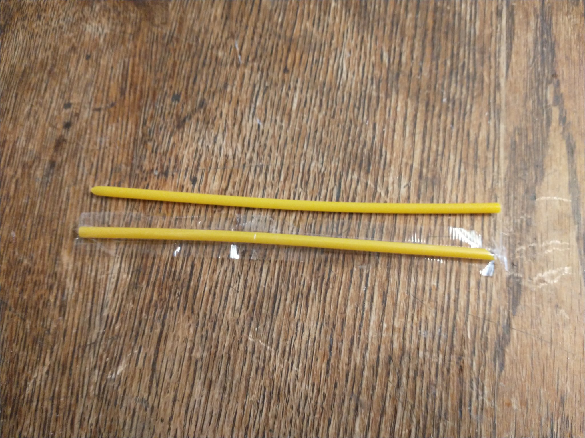 Ống hút cam đi kèm túi đơn CapriSun