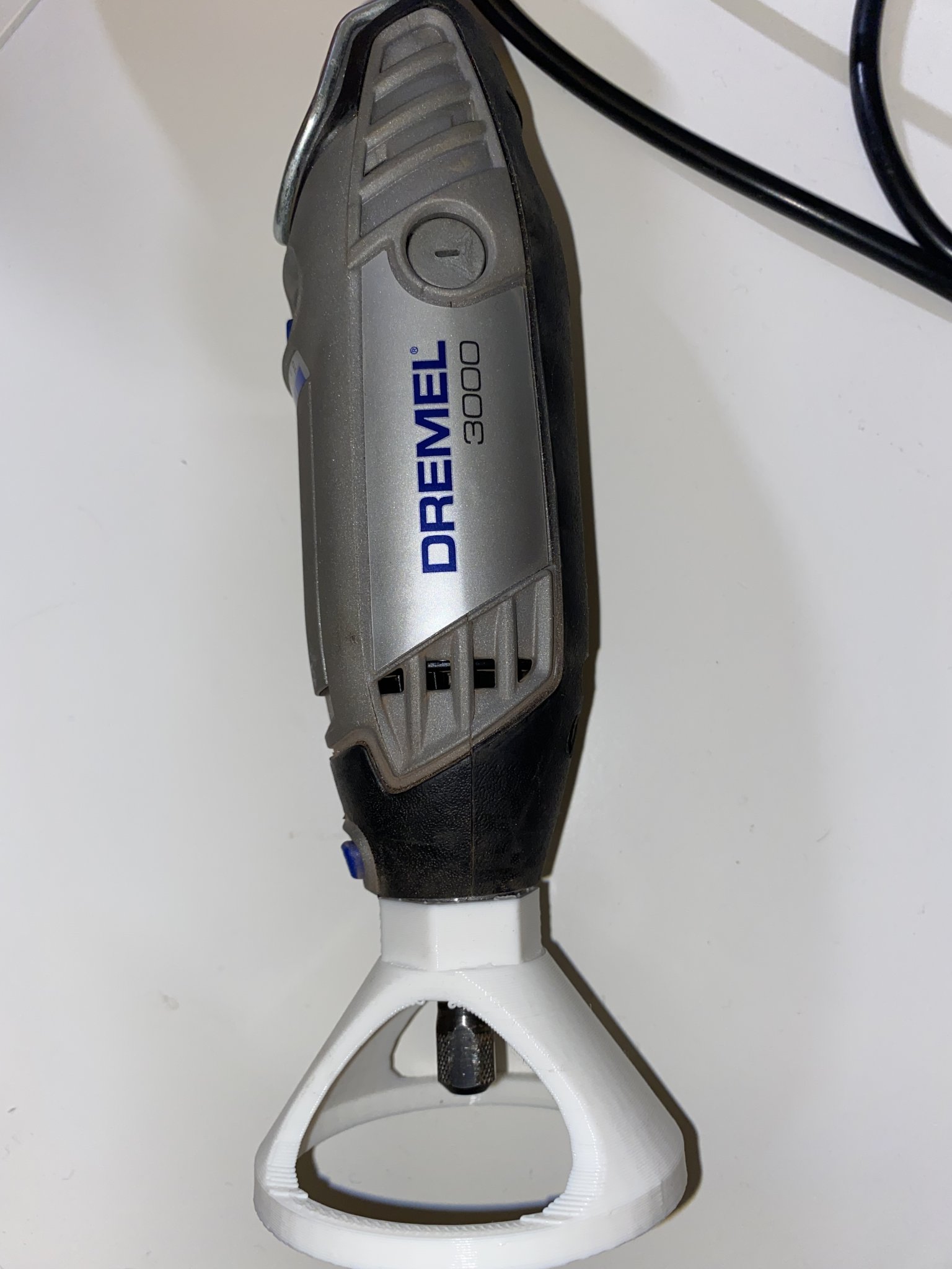 Gắn router cho máy Dremel để cắt và tạo rãnh 90º hoàn hảo