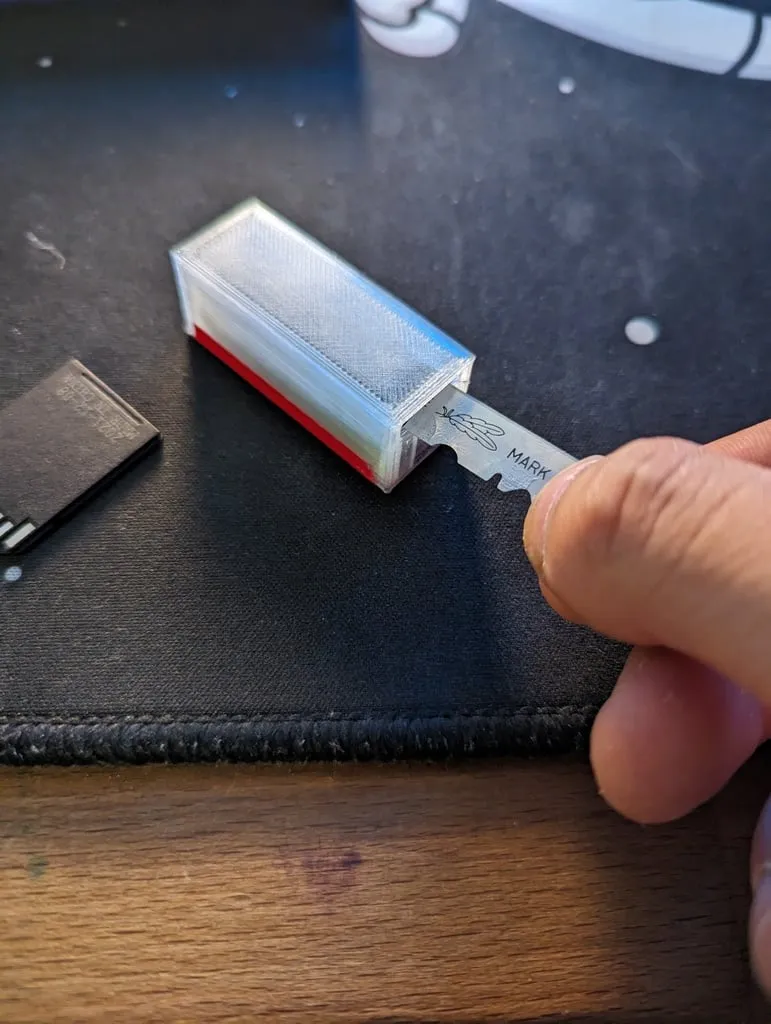 Thùng chứa lưỡi dao cạo DE đã sử dụng