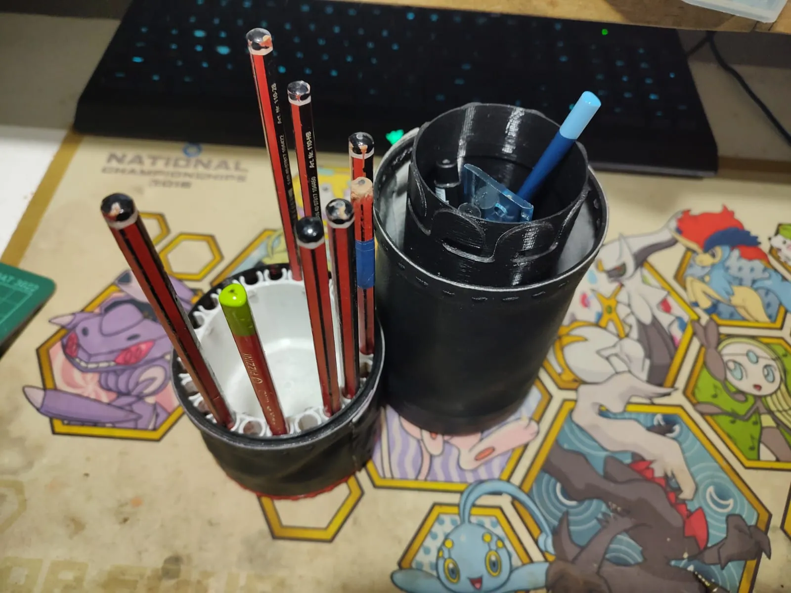 Hộp bút khóa xoay tiện lợi cho học sinh