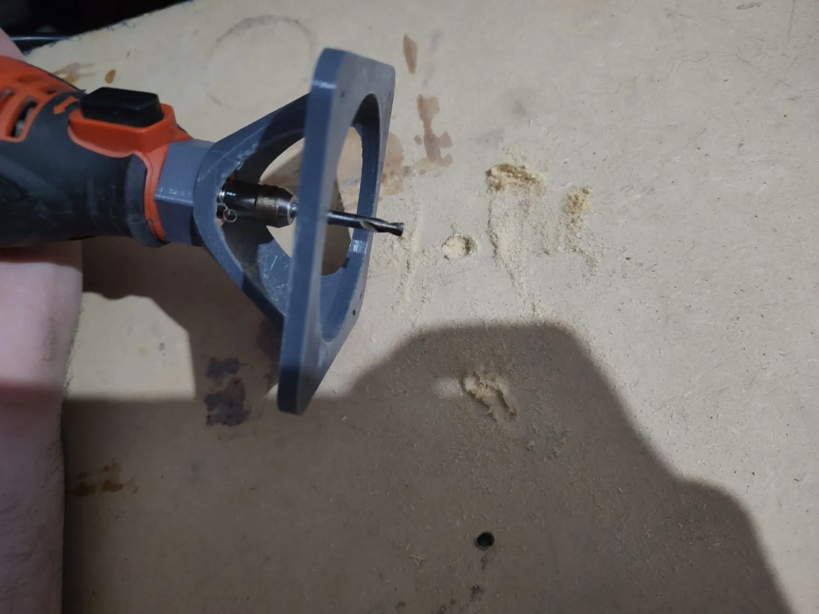 Phụ kiện máy khoan Dremel với khả năng bắt vít