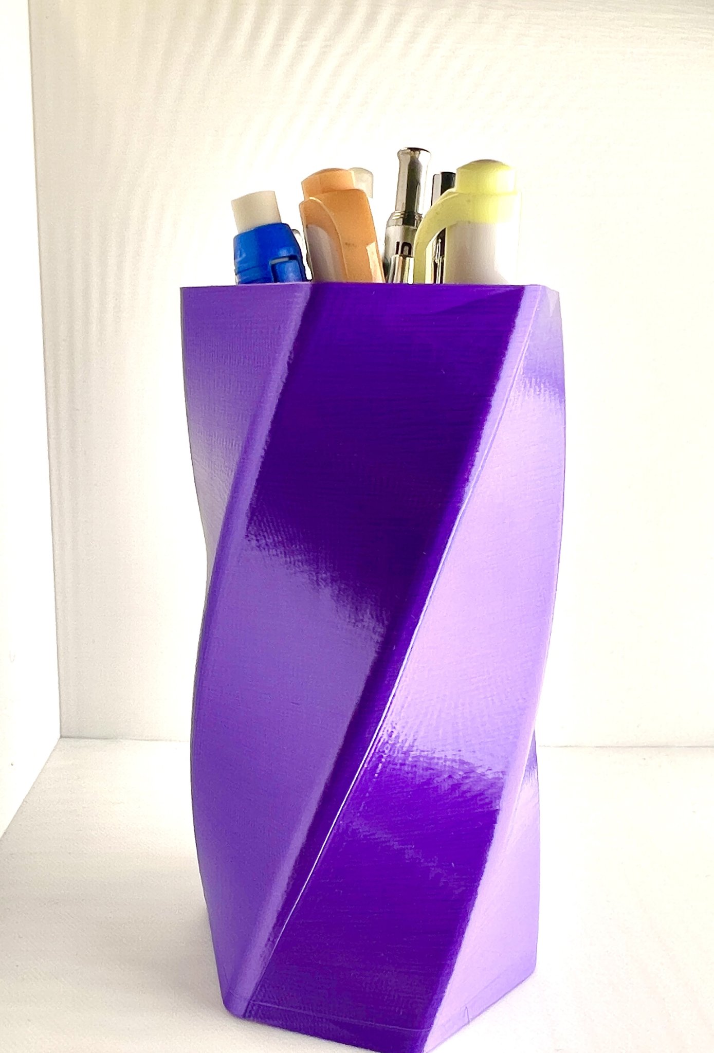 Cốc đựng bút chì/chìa khóa hình lục giác xoắn