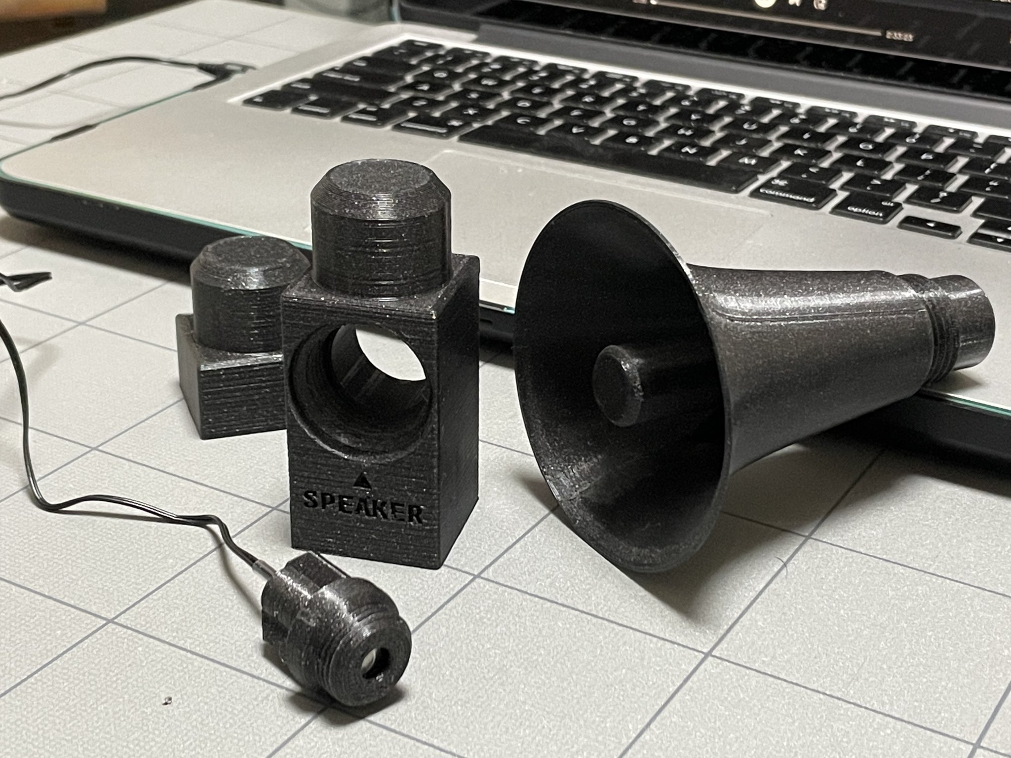 Loa tái nhập mini đơn giản không cần hỗ trợ