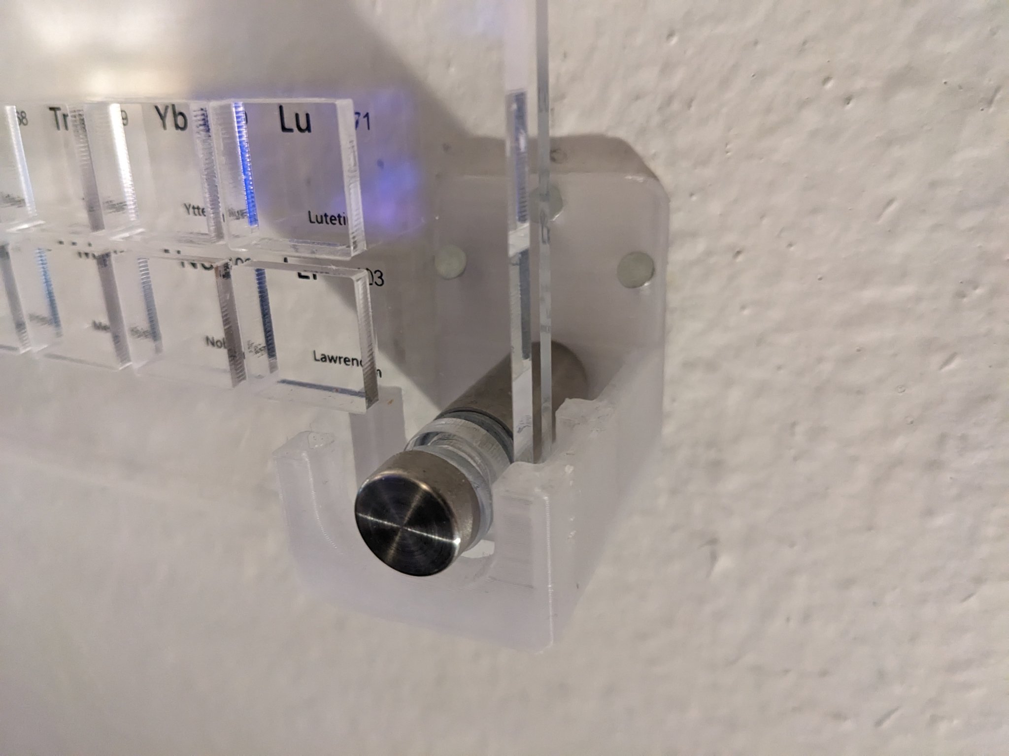 Giá đỡ treo tường bảng tuần hoàn Luciteria 10mm