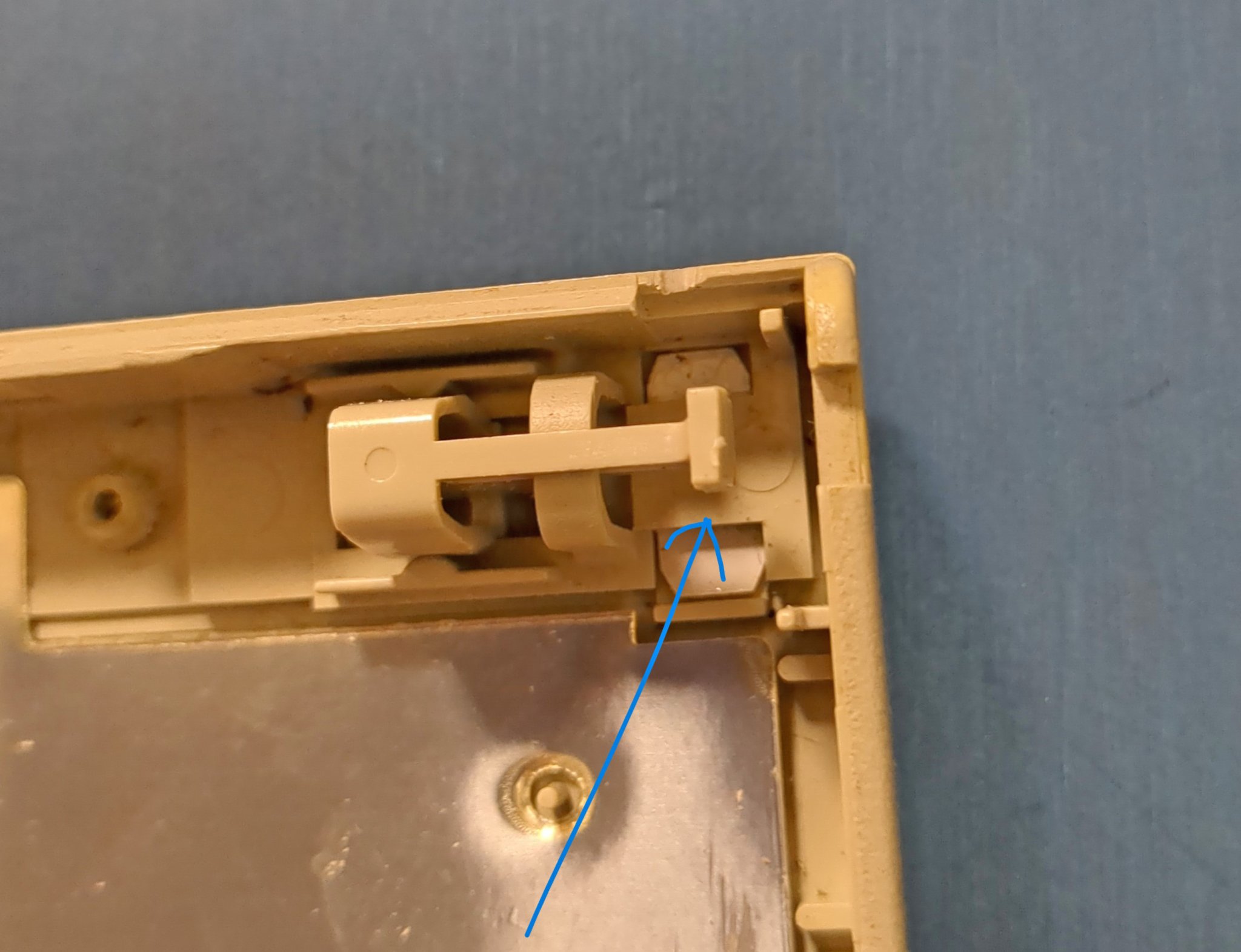 Sửa chữa khóa bàn phím cho máy tính xách tay IBM PS/2 P70/P75