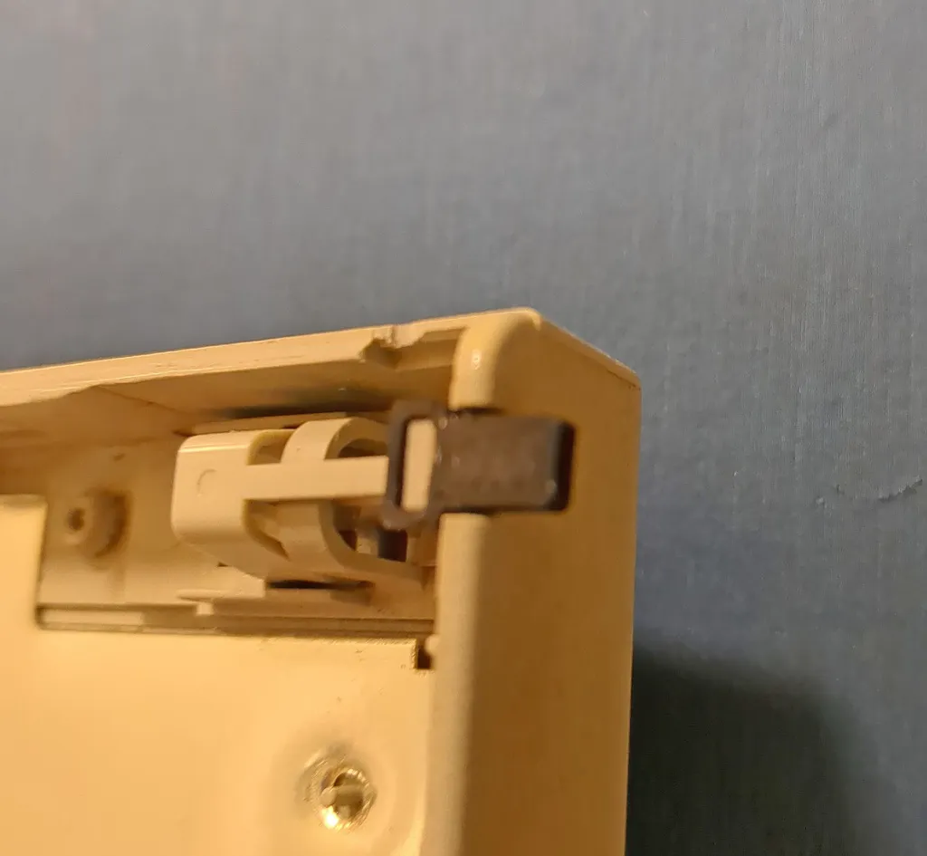 Sửa chữa khóa bàn phím cho máy tính xách tay IBM PS/2 P70/P75