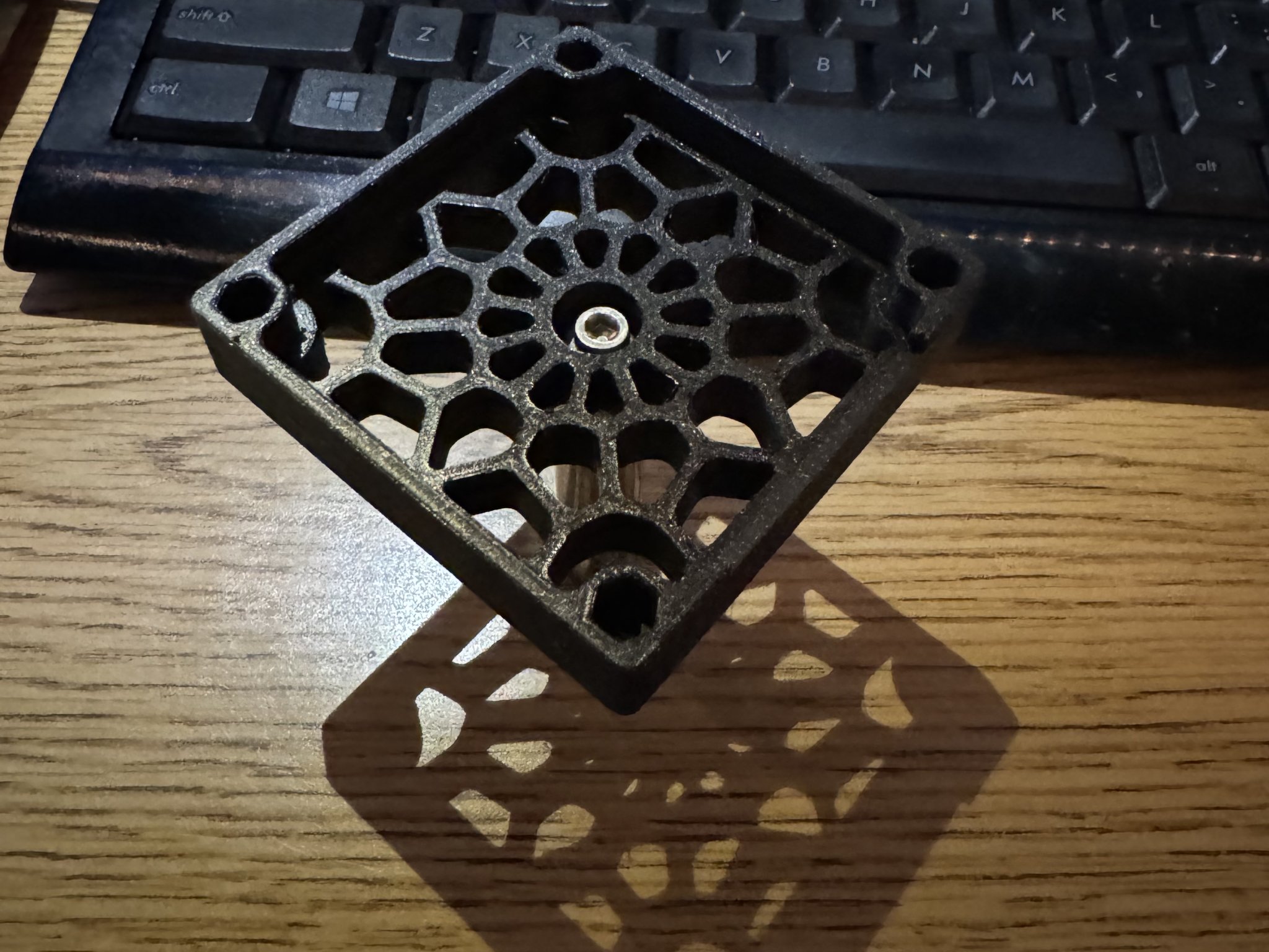 Giá đỡ cho photodiode Hamamatsu C10508-01 với lỗ thông Voronoi