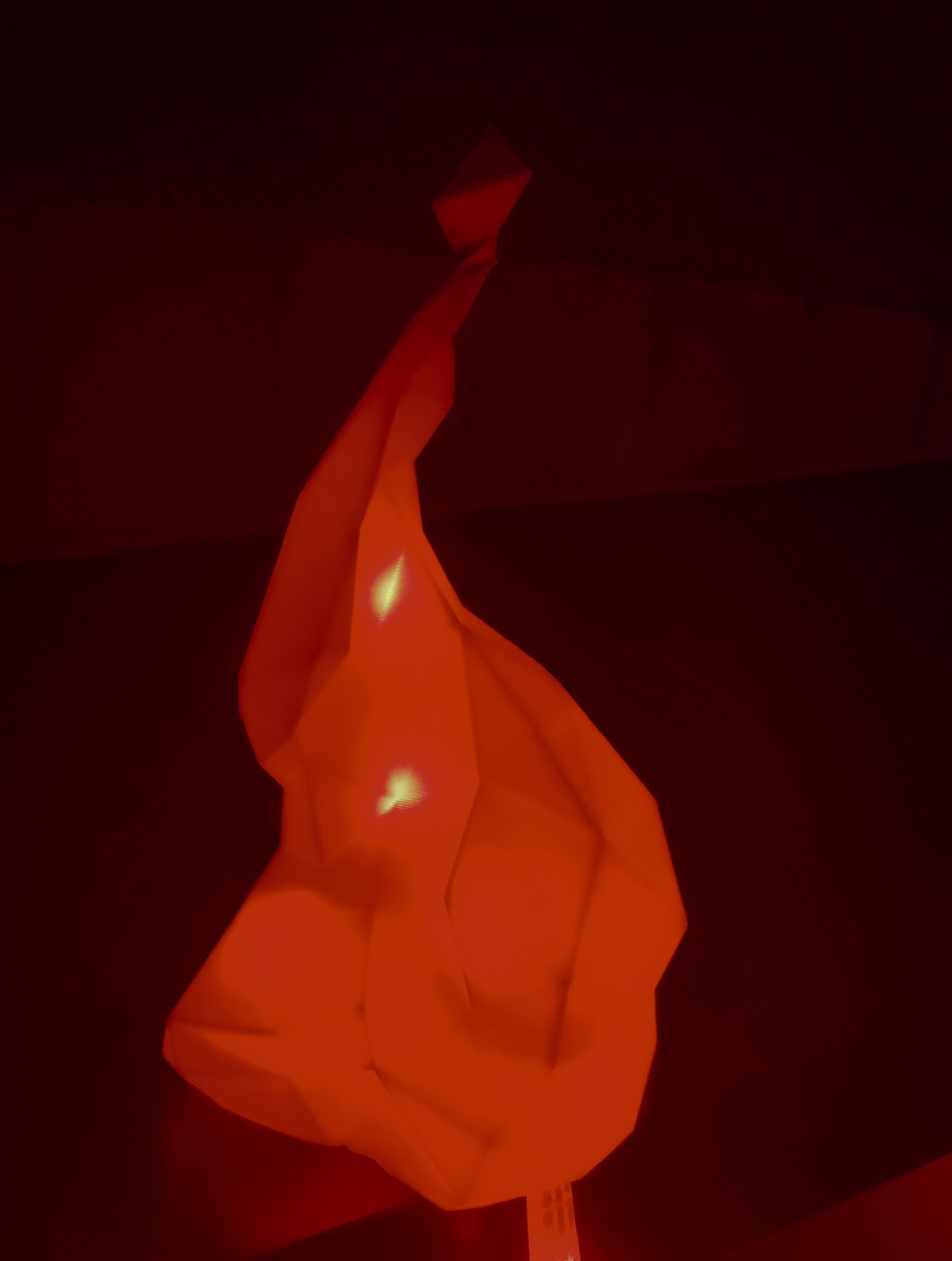 Vỏ đèn LED hình ngọn lửa phong cách low poly