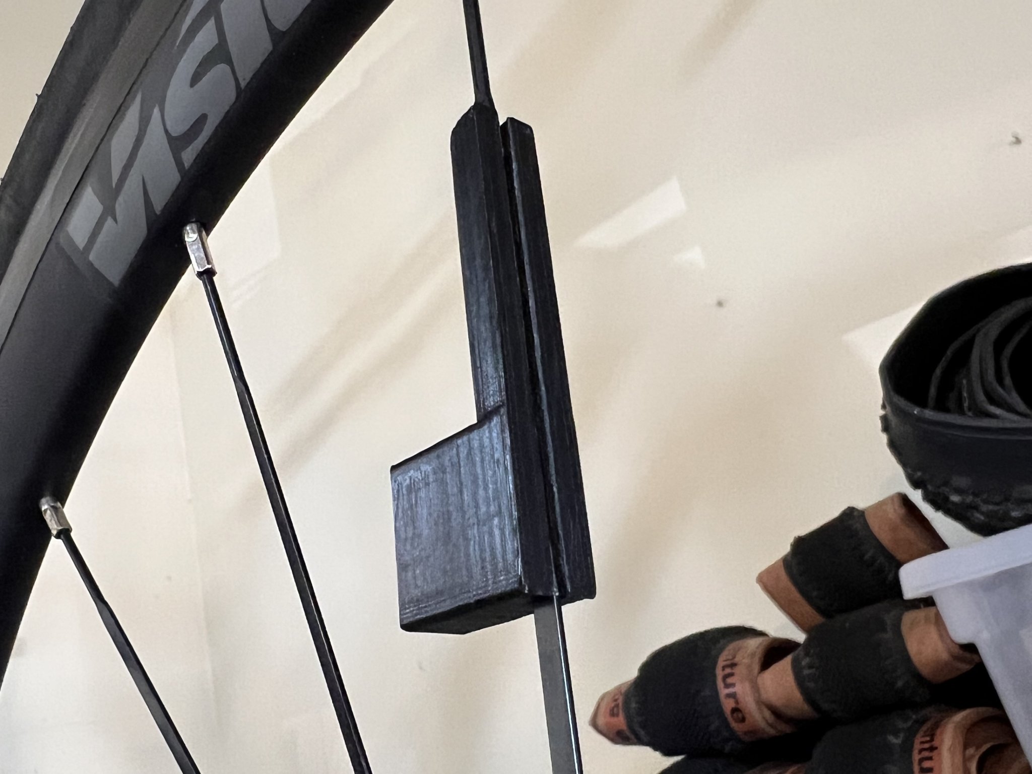 Giá đỡ nan hoa khí động học cho vành xe đạp