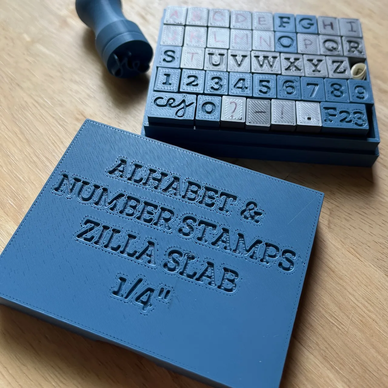 Hộp đựng con dấu số và chữ cái ¼ inch