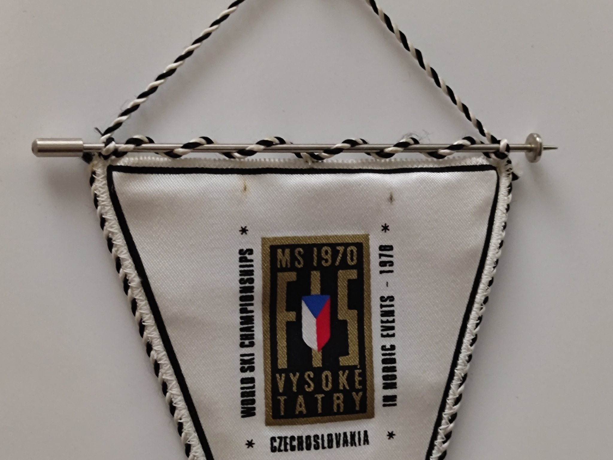 Móc treo nhẹ cho bộ sưu tập đồ trang trí