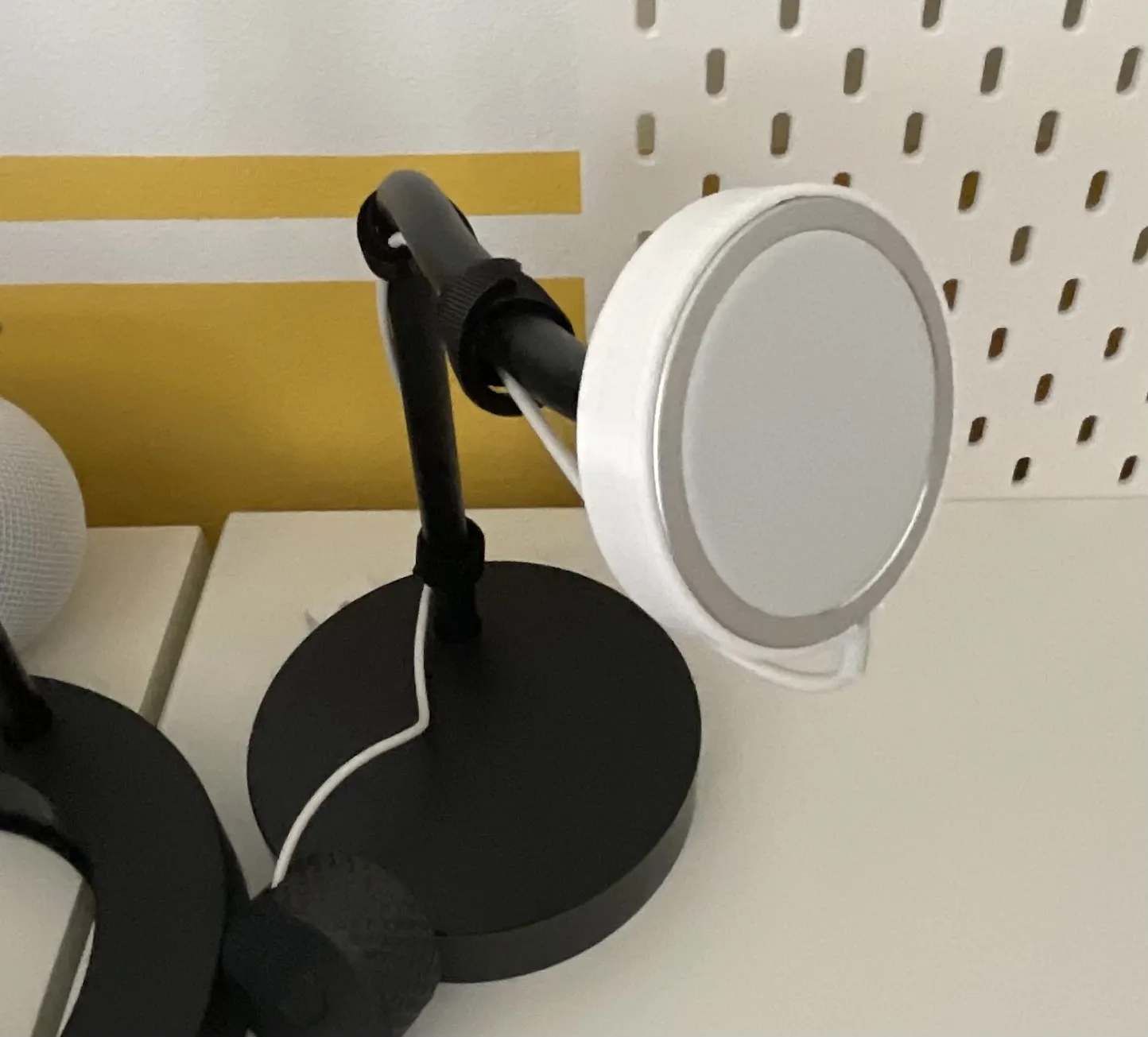 Bộ chuyển đổi MagSafe cho giá đỡ điện thoại Ikea LÅNESPELARE