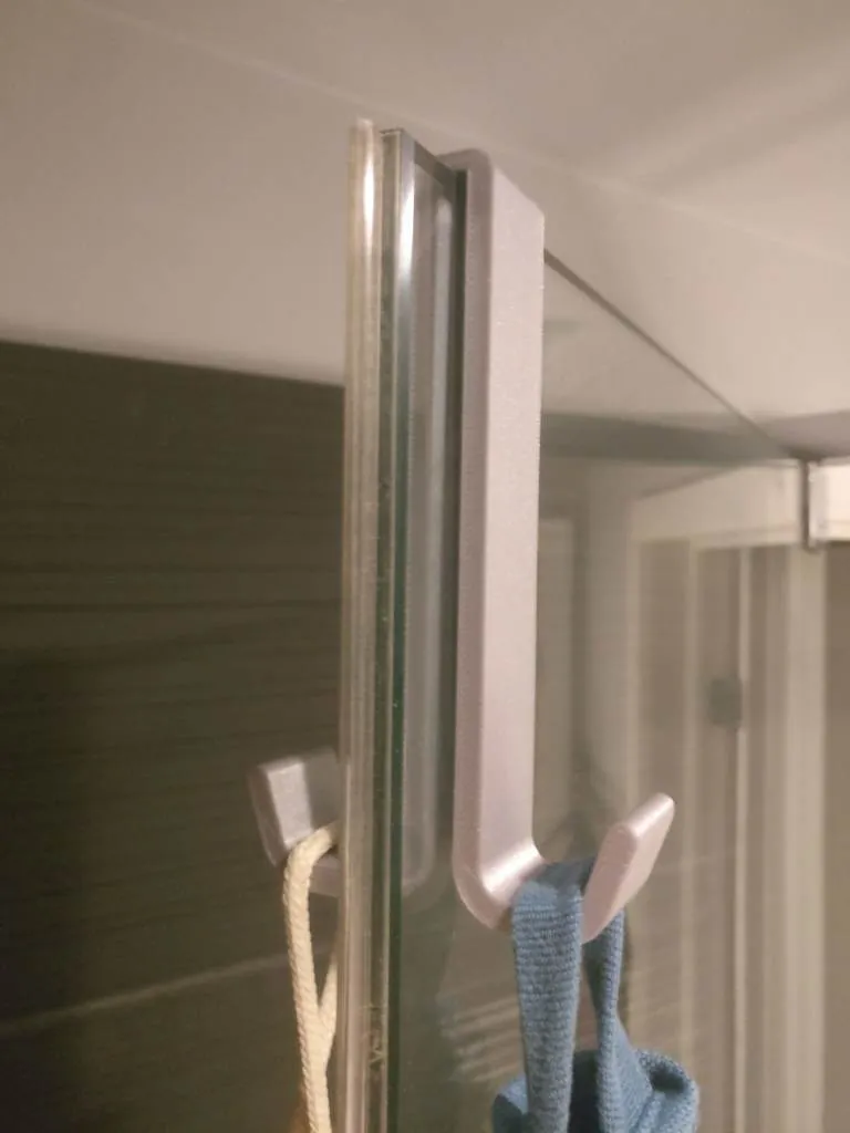 Móc treo cửa kính phòng tắm đơn giản cho nhu cầu treo đồ