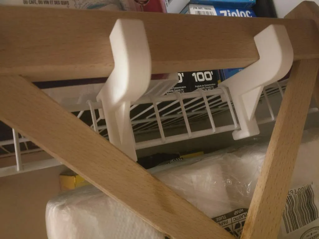 Giá đỡ thang gỗ Ikea cho hệ thống tủ quần áo dây