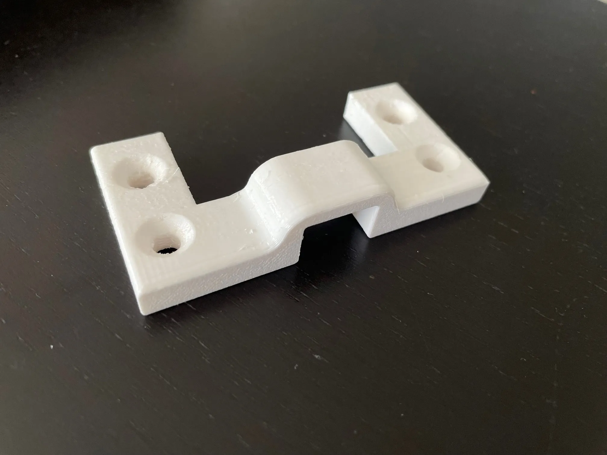 Sửa chữa bản lề tủ lạnh bị hỏng