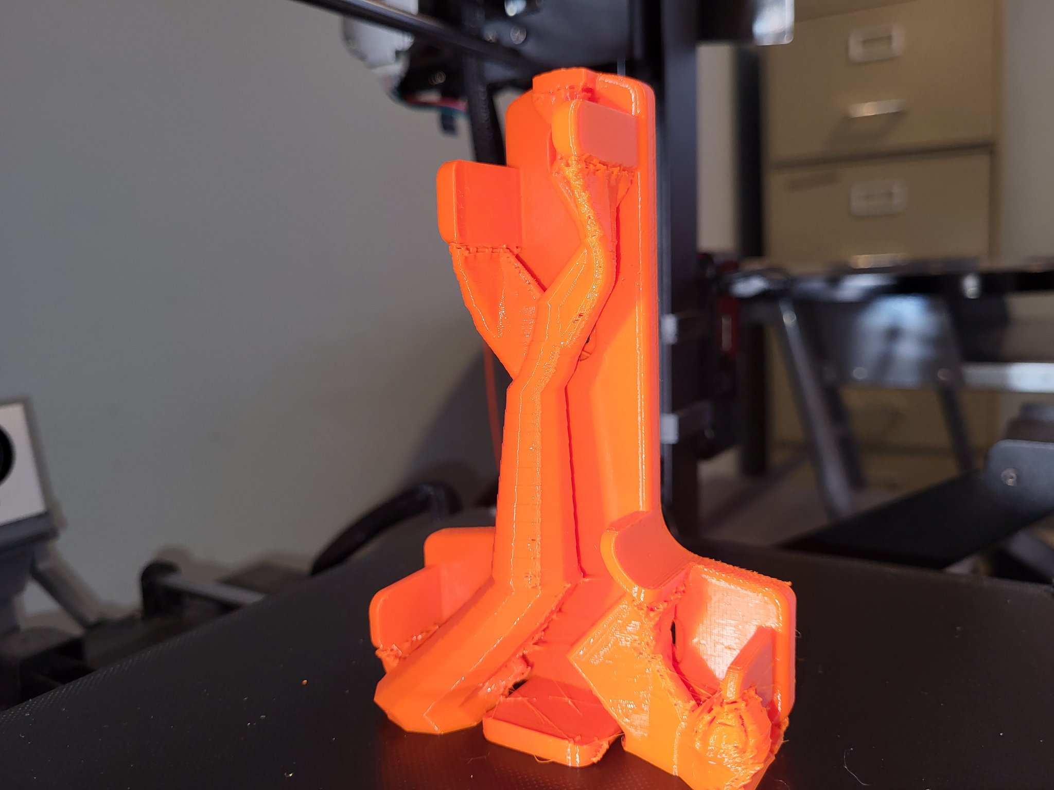 Giá đỡ búa an toàn cho xe hơi